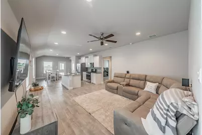 612 Capstone Circle, Granbury, TX 76048 - Photo 7