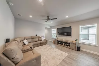 612 Capstone Circle, Granbury, TX 76048 - Photo 3