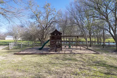 8970 Burnett Road, Justin, TX 76247 - Photo 35
