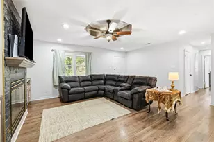 588 Pine St, Lewisville, TX 75057 - Photo 11