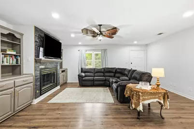 588 Pine Street, Lewisville, TX 75057 - Photo 9