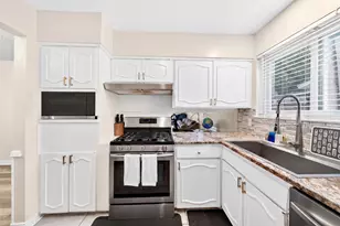 4016 Tacoma St, Irving, TX 75062 - Photo 11