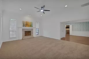 4219 Oak Springs Dr, Arlington, TX 76016 - Photo 3