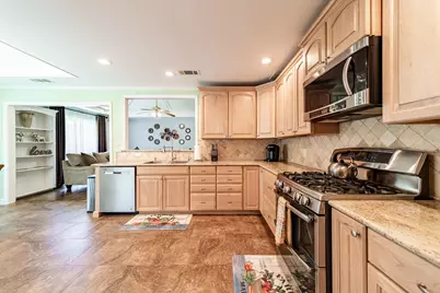 3305 Eisenhower Lane, Plano, TX 75023 - Photo 9