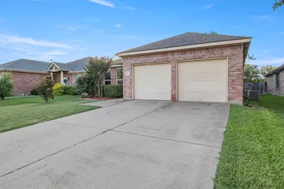 2832 Westover Drive, Grand Prairie, TX 75052 - Photo 3