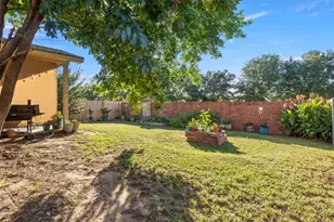 2832 Westover Dr, Grand Prairie, TX 75052 - Photo 29