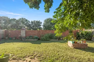 2832 Westover Dr, Grand Prairie, TX 75052 - Photo 31