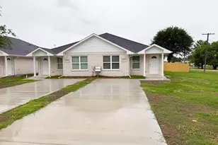 200 N Dallas St, Rice, TX 75155 - Photo 1