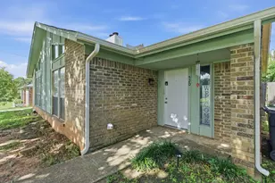 518 Guerin Dr, Arlington, TX 76012 - Photo 3
