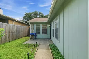 518 Guerin Dr, Arlington, TX 76012 - Photo 9