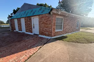 2200 Country Club Rd, Ennis, TX 75119 - Photo 1