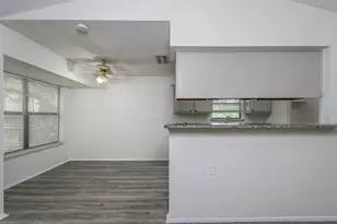 617 Rolling Ridge Ct, Azle, TX 76020 - Photo 5