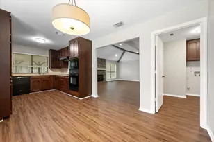 2811 Valparaiso Trail, Arlington, TX 76017 - Photo 9