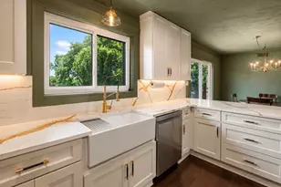 1289 S Waco St, Van Alstyne, TX 75495 - Photo 13