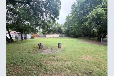 205 W Gilmer Street, Ennis, TX 75119 - Photo 17