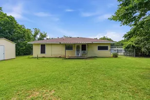 108 Sandra Dr, Azle, TX 76020 - Photo 21