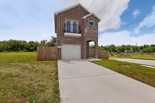 5017 Pickett St, Greenville, TX 75401 - Photo 3