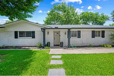 2129 Goerte Drive, Grand Prairie, TX 75051 - Photo 33
