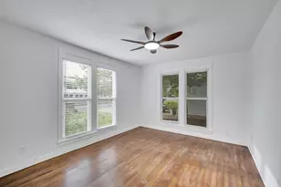 105 S 3rd St, Midlothian, TX 76065 - Photo 17