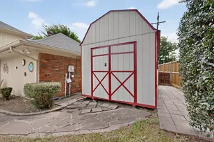 1900 Thames Dr, Arlington, TX 76017 - Photo 39