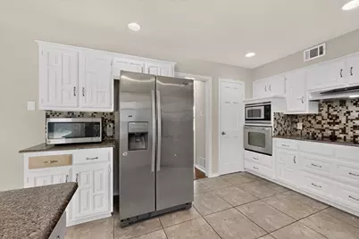 1900 Thames Drive, Arlington, TX 76017 - Photo 17