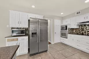 1900 Thames Dr, Arlington, TX 76017 - Photo 17