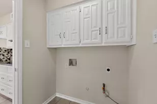 1900 Thames Dr, Arlington, TX 76017 - Photo 35