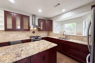 815 Ramblewood Dr, Lewisville, TX 75067 - Photo 11