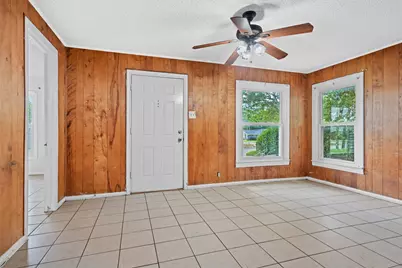 1015 Wilshire Boulevard, Arlington, TX 76012 - Photo 9