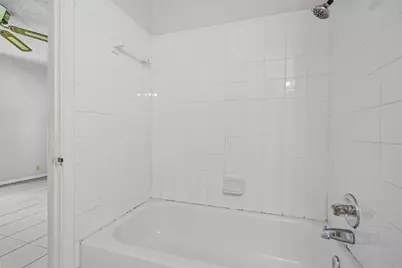 1015 Wilshire Boulevard, Arlington, TX 76012 - Photo 17