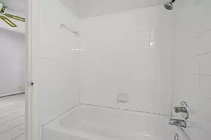 1015 Wilshire Blvd, Arlington, TX 76012 - Photo 17