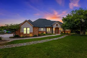 1040 Lighthouse Ct, Grand Prairie, TX 75104 - Photo 1