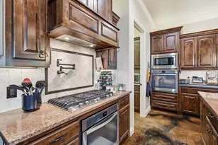 1040 Lighthouse Ct, Grand Prairie, TX 75104 - Photo 9