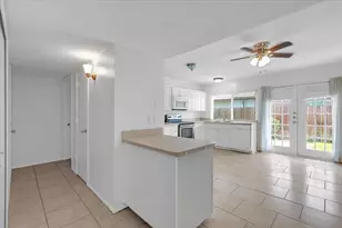 2025 Chatsworth Rd, Carrollton, TX 75007 - Photo 9