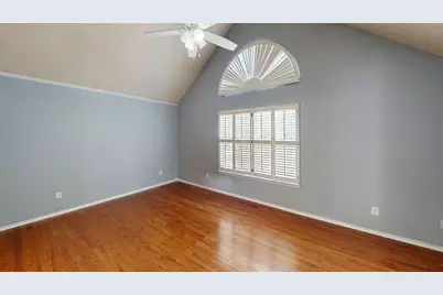 9010 Cumberland Drive, Irving, TX 75063 - Photo 9