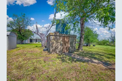 1350 County Road 414, Jonesboro, TX 76538 - Photo 25