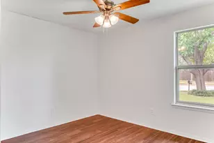 6208 Kary Lynn Dr S, Watauga, TX 76148 - Photo 15