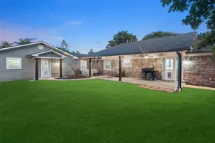 336 Meadows Estate St, Tom Bean, TX 75491 - Photo 31