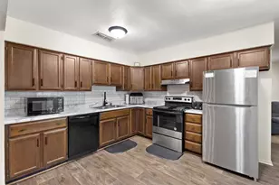 111 Alamo St, Waxahachie, TX 75165 - Photo 9