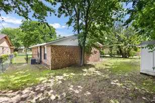 111 Alamo St, Waxahachie, TX 75165 - Photo 21