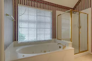 224 Heatherwood Dr, Irving, TX 75063 - Photo 17