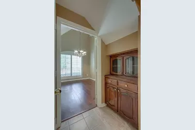 224 Heatherwood Drive, Irving, TX 75063 - Photo 13
