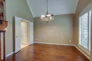 224 Heatherwood Dr, Irving, TX 75063 - Photo 3
