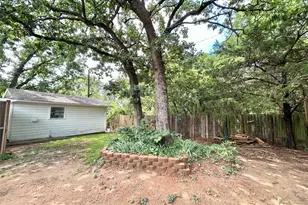 1335 Crestview Dr, Denison, TX 75020 - Photo 23