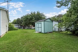 2219 Morgan St, Irving, TX 75062 - Photo 19