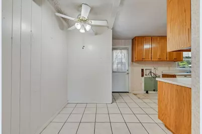 2219 Morgan Street, Irving, TX 75062 - Photo 9