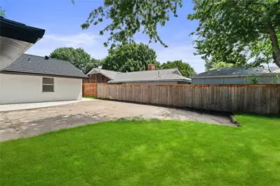 10236 Mapleridge Drive, Dallas, TX 75238 - Photo 31