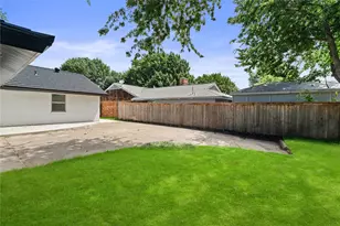 10236 Mapleridge Dr, Dallas, TX 75238 - Photo 31