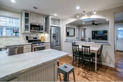 610 E Texas Street, Grapevine, TX 76051 - Photo 7