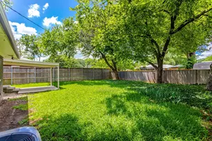 10623 McCree Rd, Dallas, TX 75238 - Photo 31